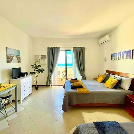 Vista Mar Piscina Apartment